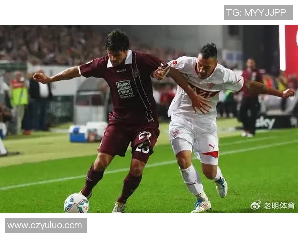 阿尔克马尔与皇家社会的激烈对决揭示足球战术的魅力与挑战